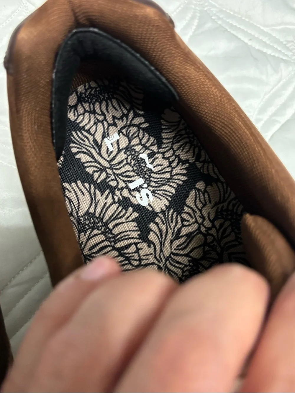 Levi's Brown and White Men's Low-Top Sneakers